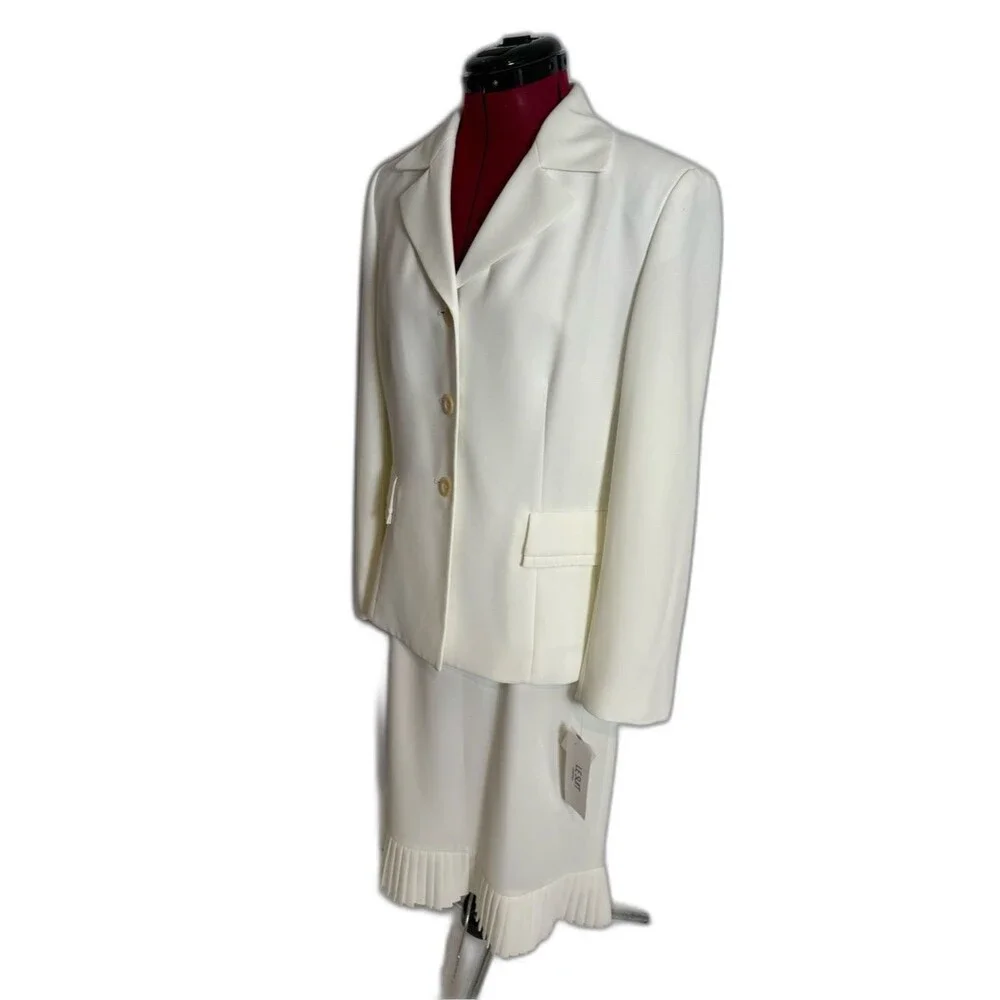 NWT Le Suit Skirt Suit Woman's Size 10 White 2-Piece Set Blazer & Skirt